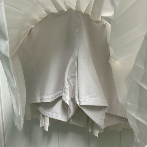 All in Motion White and Yellow Skater Skirt Set - Picture 3 of 6